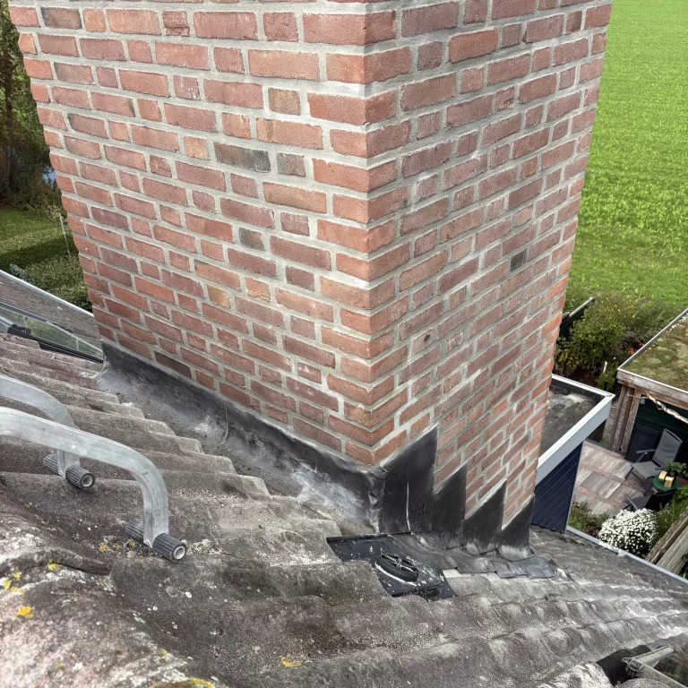 Daklekkage: waarom het zelden alleen een kapotte dakpan is